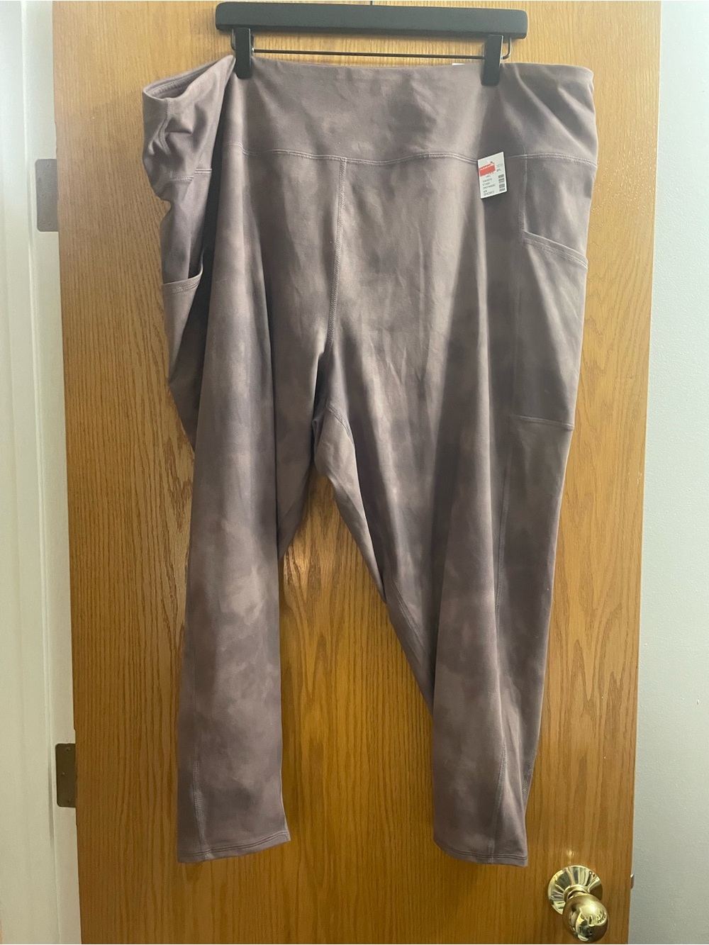 Maurices Short 4x  Active Leggings Mauve Tie Dye High Rise Side Pockets NWT